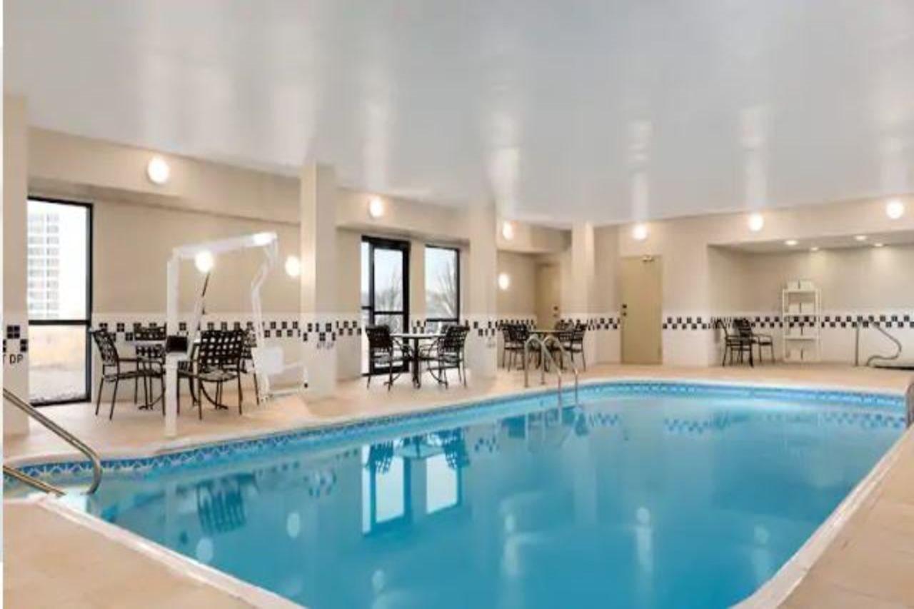 Hampton Inn Wichita-East Exteriör bild
