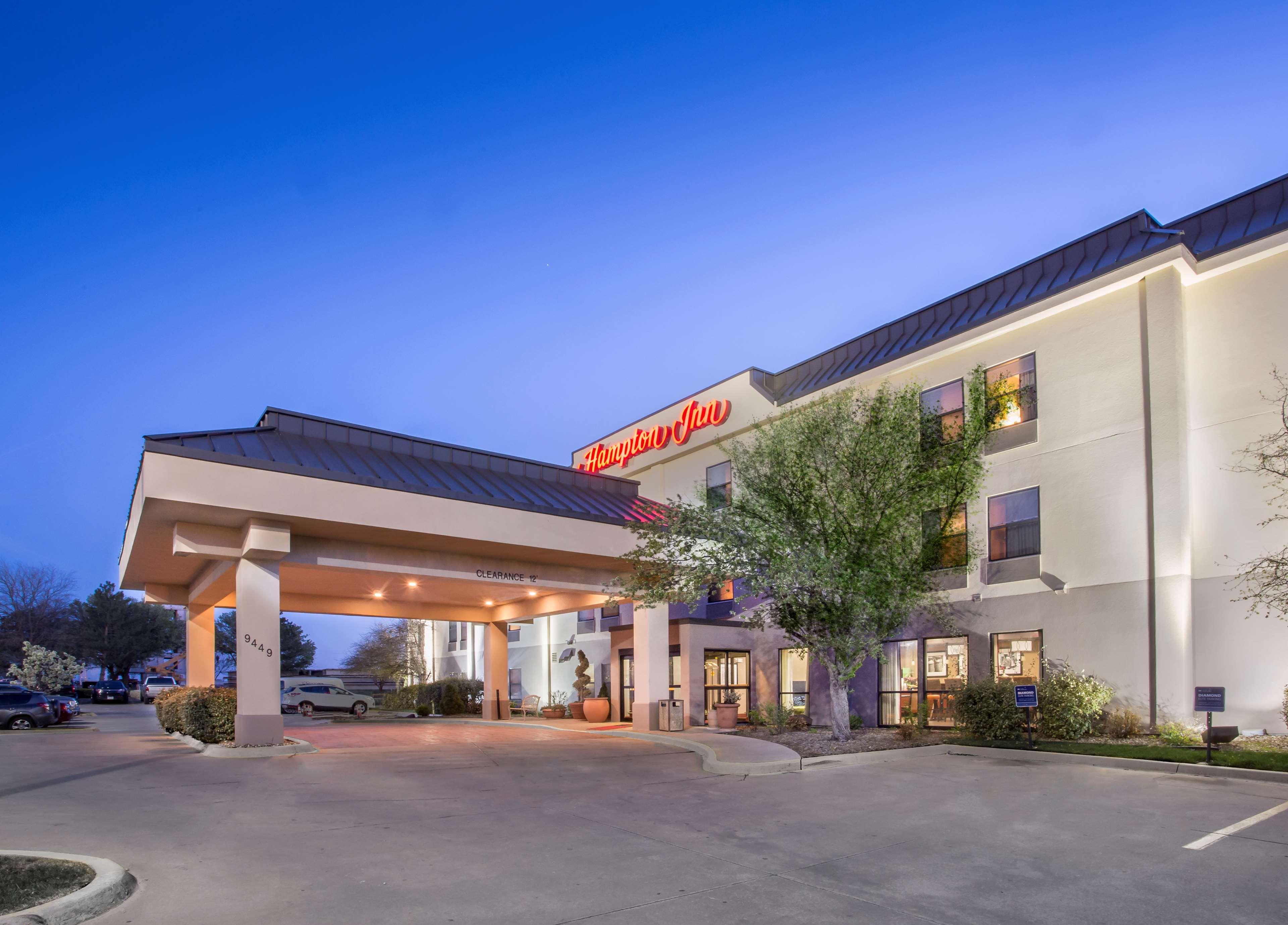 Hampton Inn Wichita-East Exteriör bild