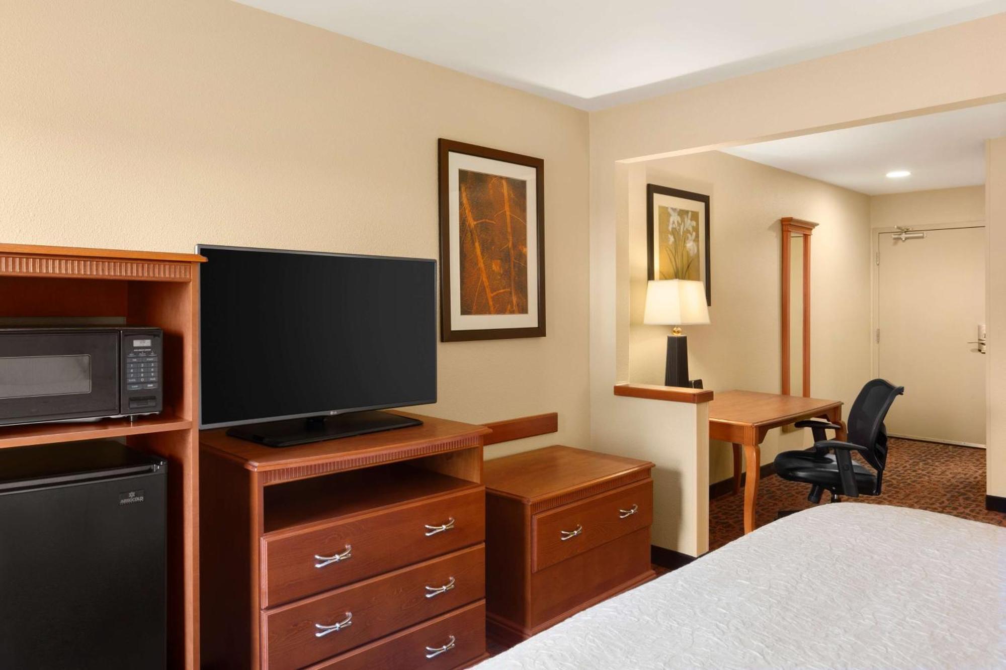 Hampton Inn Wichita-East Exteriör bild
