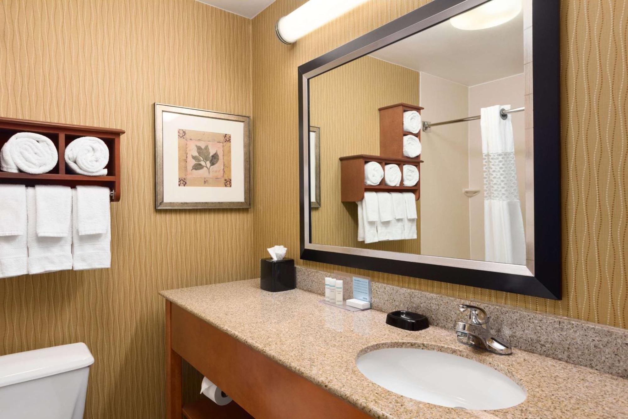 Hampton Inn Wichita-East Exteriör bild