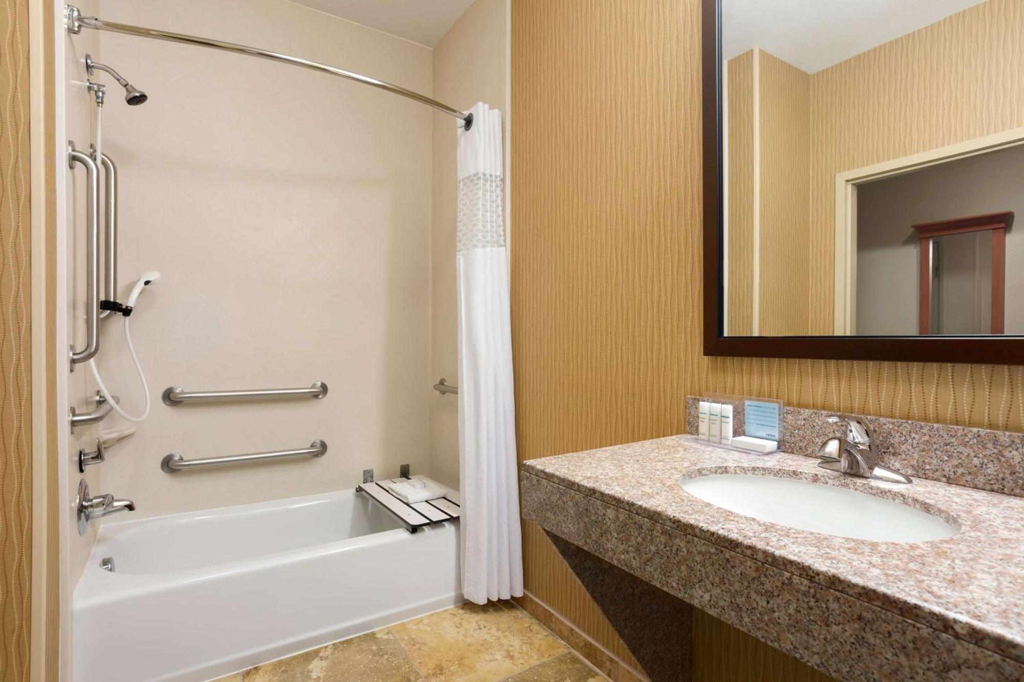 Hampton Inn Wichita-East Exteriör bild