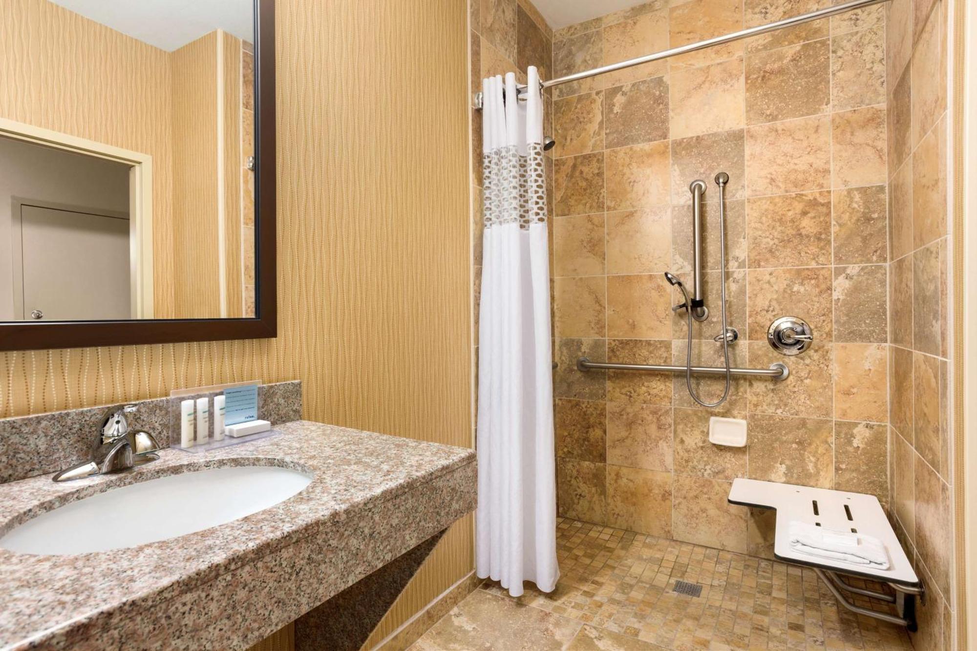 Hampton Inn Wichita-East Exteriör bild