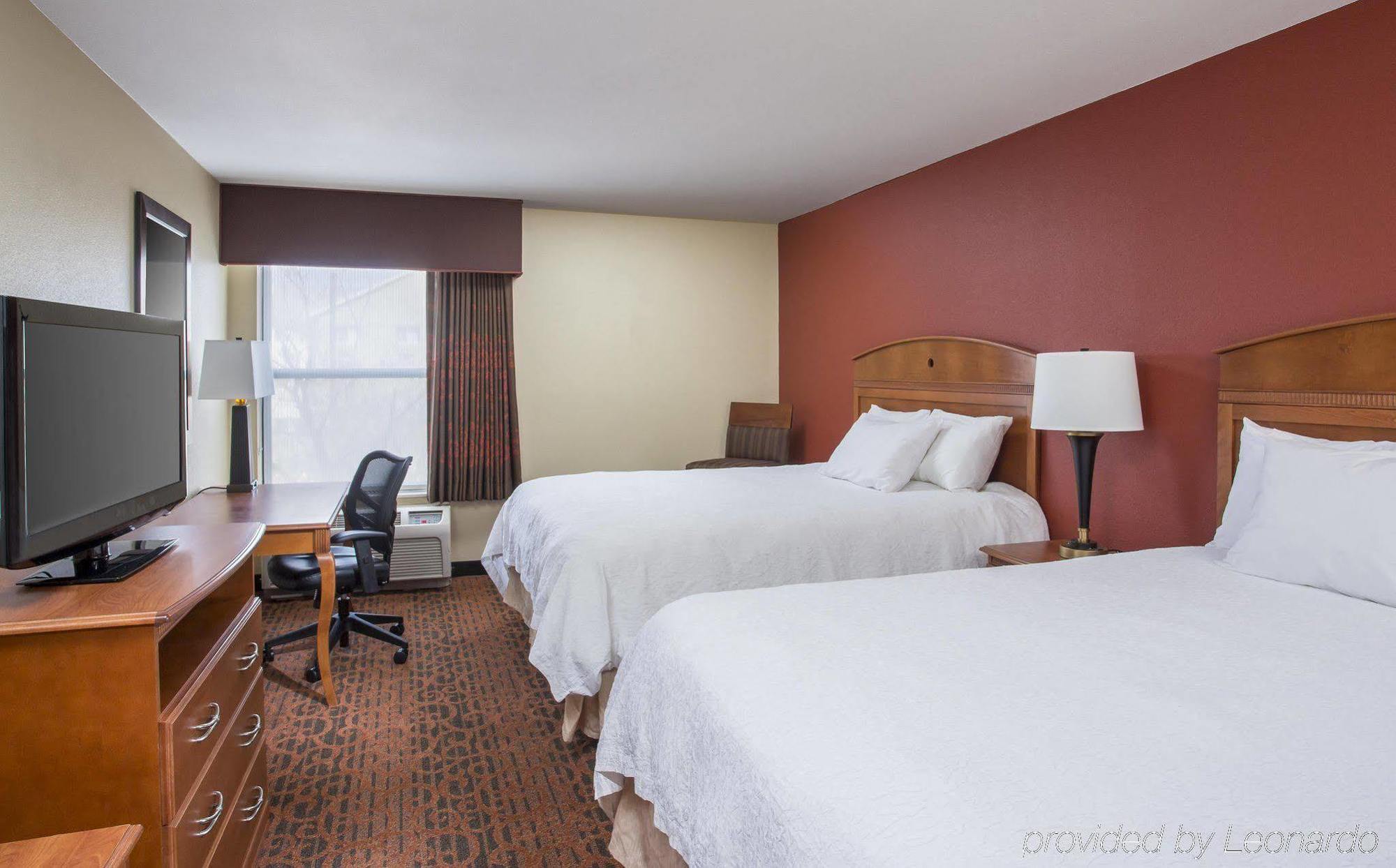 Hampton Inn Wichita-East Exteriör bild