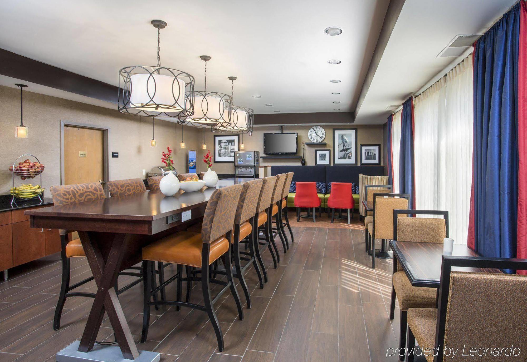 Hampton Inn Wichita-East Exteriör bild