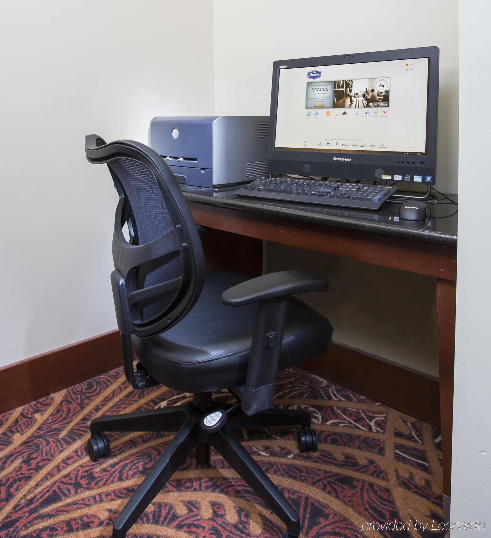 Hampton Inn Wichita-East Exteriör bild